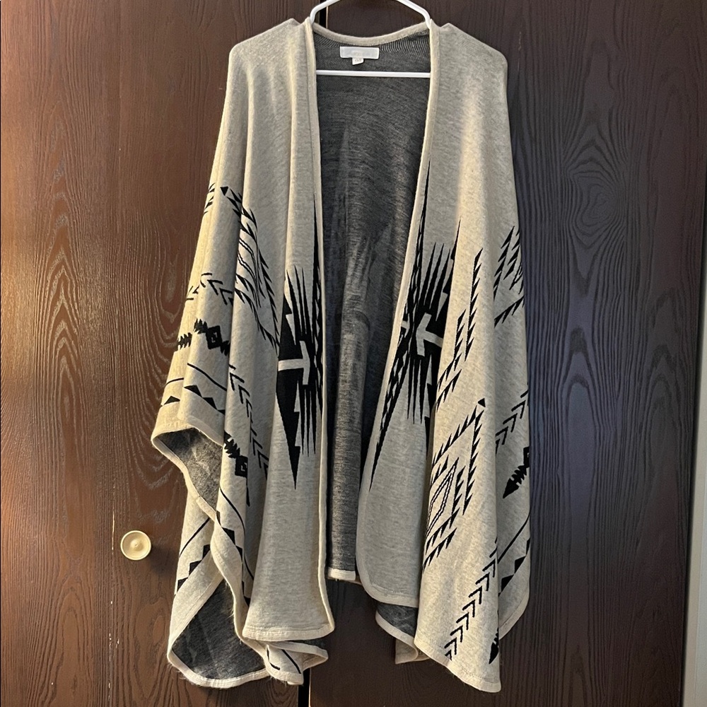 Women's Aztec Pattern Open Front Poncho - Beige & Black